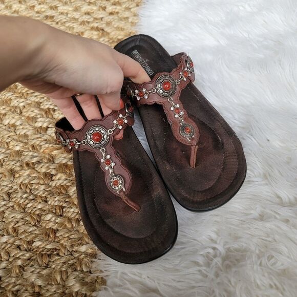 Minnetonka Leather Red and silver beaded brown wedge flip flops - Picture 1 of 9
